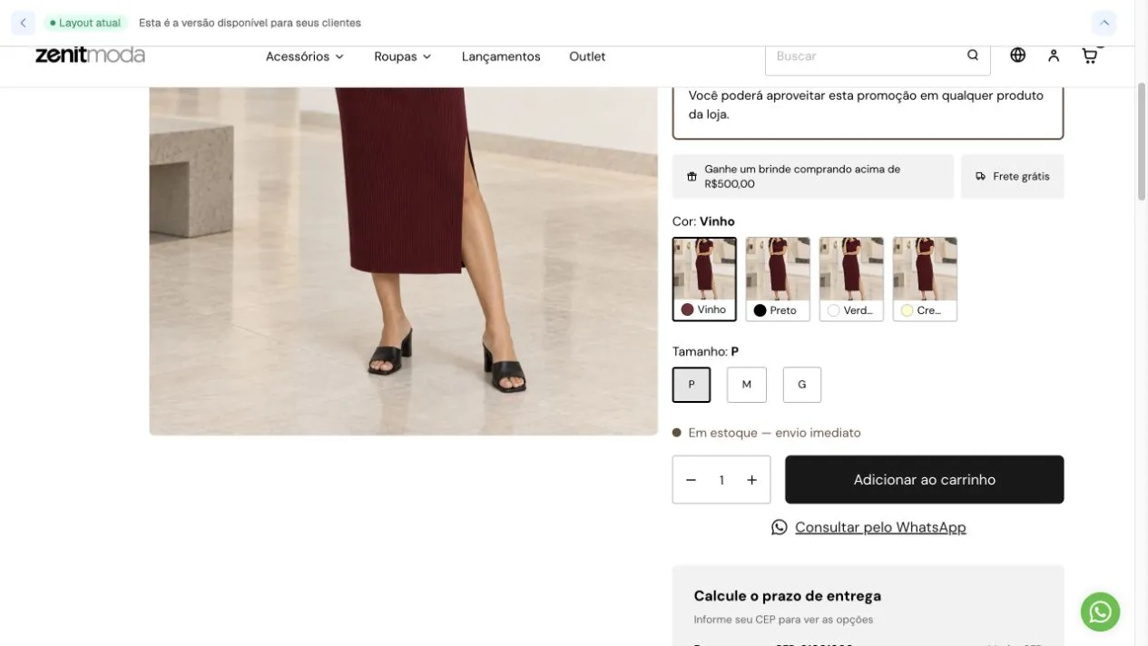Formulario en computadora con fotos de colores, botones de talle, disponibilidad, cantidad y botón de compra.